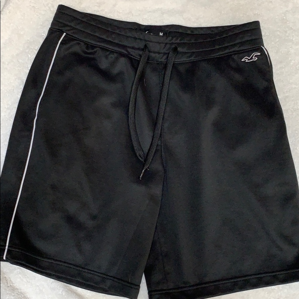Hollister Men’s Med Black shorts. New, never worn.